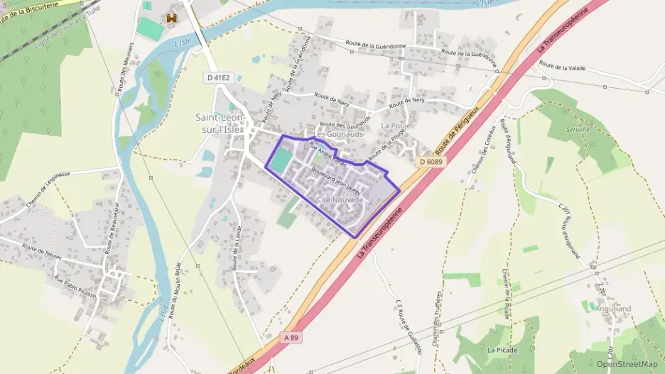 Maison 140 m² six pièces à vendre à Saint-Léon-sur-l`Isle