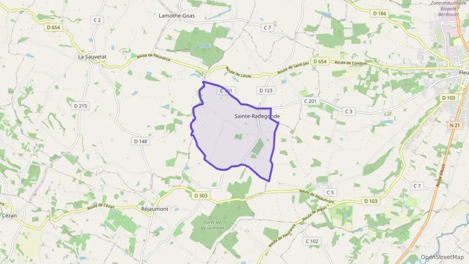 Maison 127 m² quatre pièces à vendre à Sainte-Radegonde Maison 127 m² quatre pièces à vendre à Sainte-Radegonde