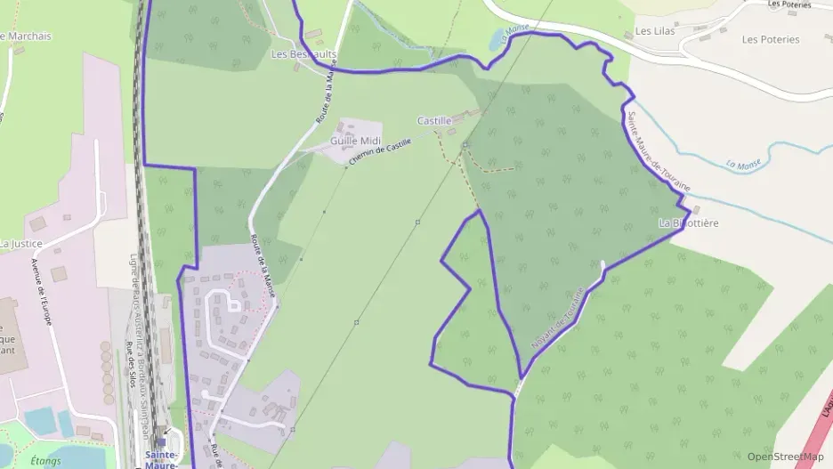 Maison 89 m² quatre pièces à vendre à Noyant-de-Touraine Maison 89 m² quatre pièces à vendre à Noyant-de-Touraine