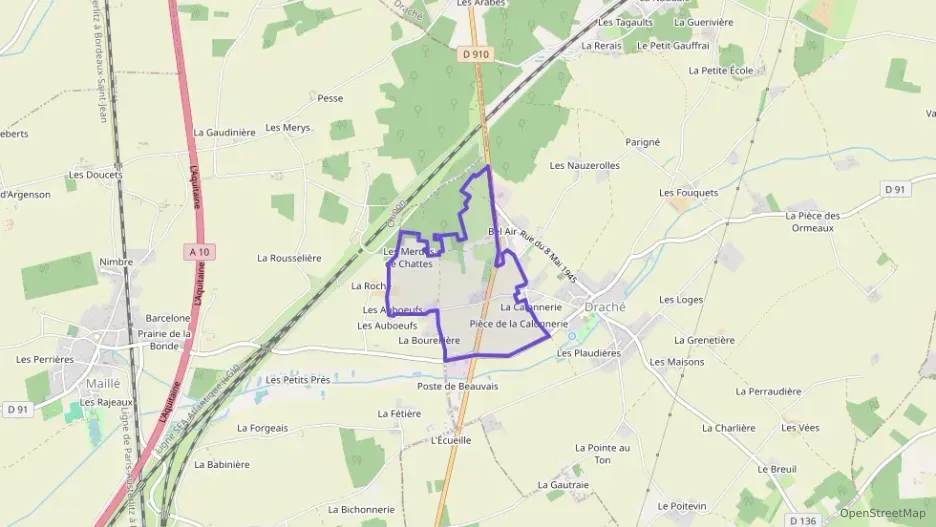Maison 88 m² trois pièces à vendre à Draché Maison 88 m² trois pièces à vendre à Draché