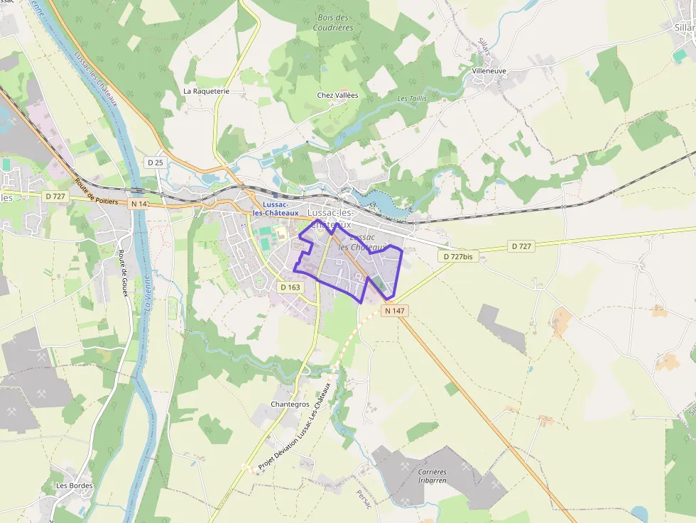 Maison 85 m² trois pièces à vendre à Lussac-les-Châteaux