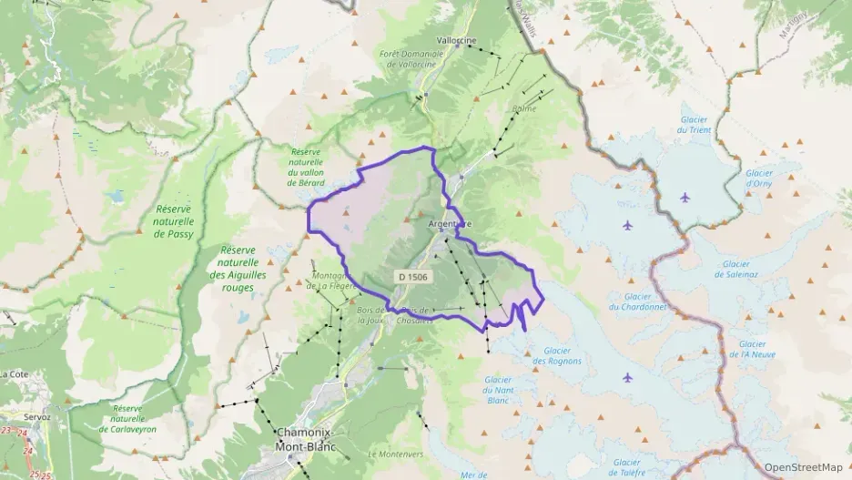 Maison 90 m² quatre pièces à vendre à Chamonix-Mont-Blanc Maison 90 m² quatre pièces à vendre à Chamonix-Mont-Blanc