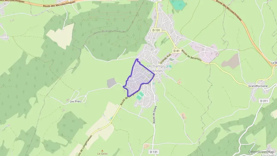 Maison 88 m² trois pièces à vendre à Orchamps-Vennes Maison 88 m² trois pièces à vendre à Orchamps-Vennes