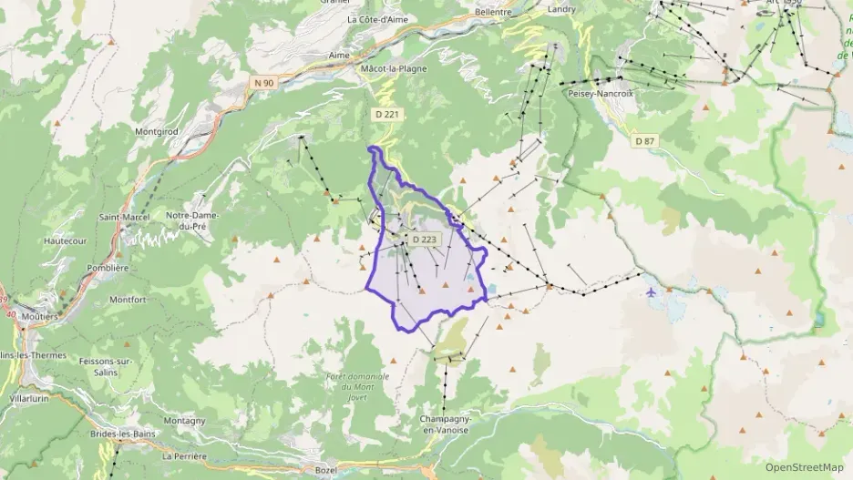 Maison 100 m² quatre pièces à vendre à La Plagne-Tarentaise Maison 100 m² quatre pièces à vendre à La Plagne-Tarentaise