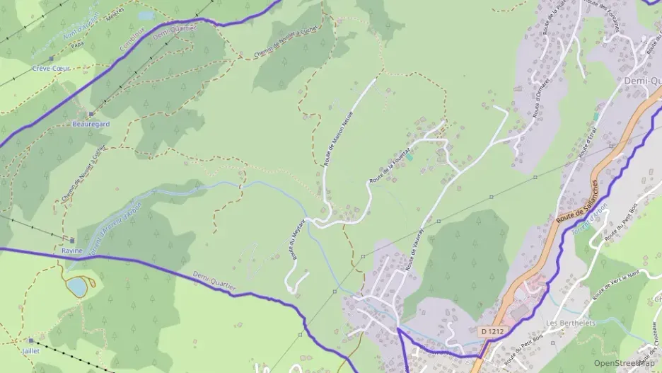 Maison 106 m² six pièces à vendre à Demi-Quartier Maison 106 m² six pièces à vendre à Demi-Quartier