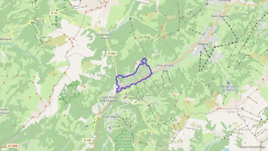 Maison 107 m² cinq pièces à vendre à Flumet Maison 107 m² cinq pièces à vendre à Flumet