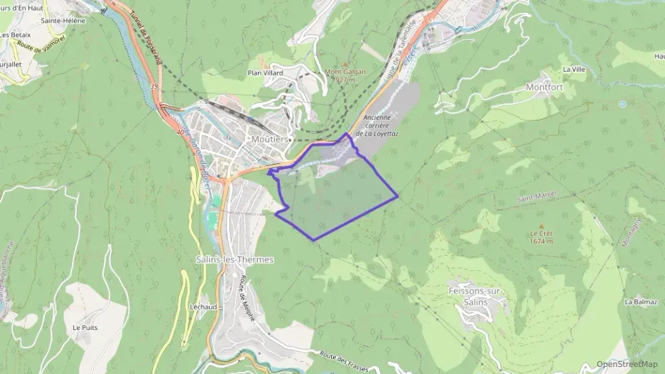 Maison 219 m² six pièces à vendre à Moûtiers Maison 219 m² six pièces à vendre à Moûtiers