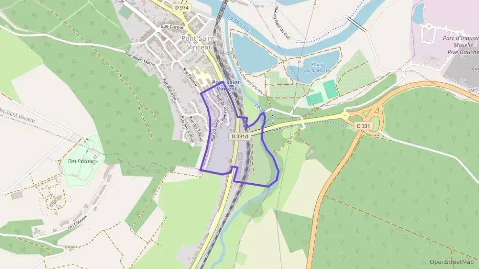 Maison 114 m² sept pièces à vendre à Pont-Saint-Vincent