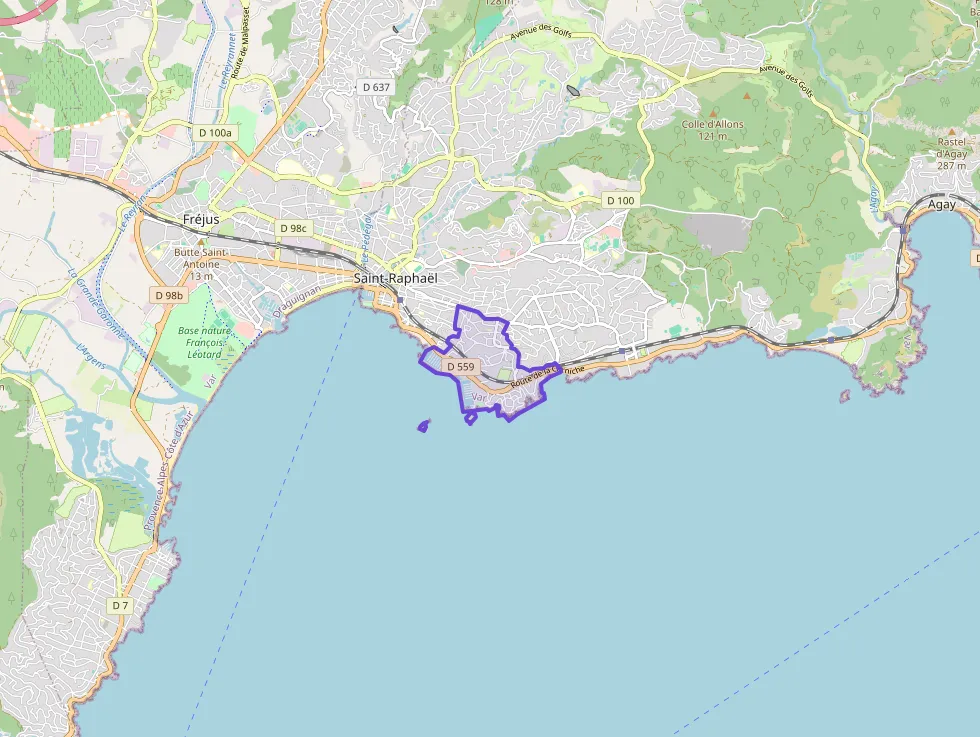 Maison 74 m² trois pièces à vendre à Saint-Raphaël Maison 74 m² trois pièces à vendre à Saint-Raphaël