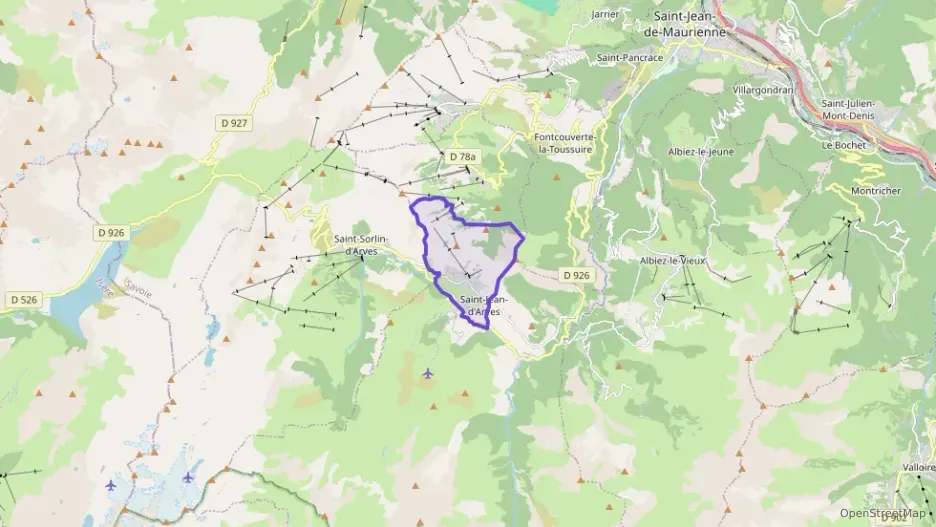 Maison 107 m² cinq pièces à vendre à Saint-Jean-d`Arves Maison 107 m² cinq pièces à vendre à Saint-Jean-d`Arves