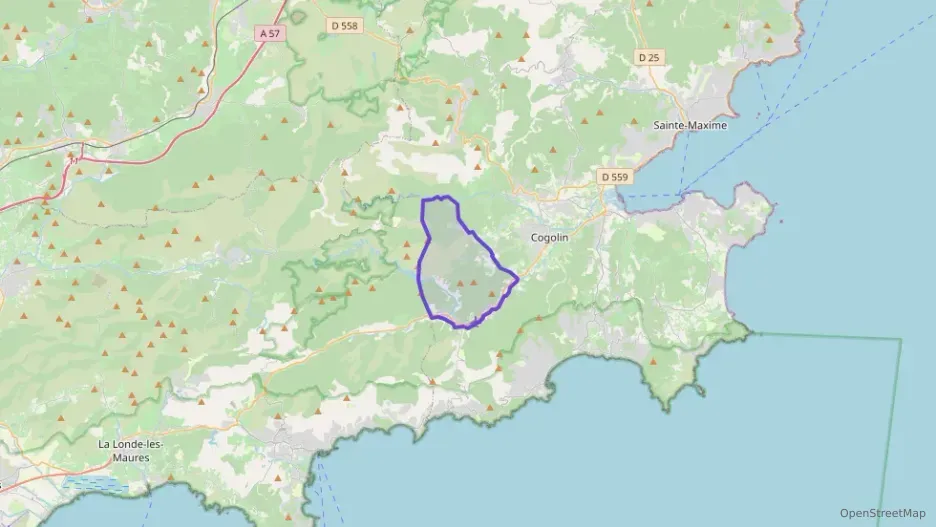 Maison 121 m² cinq pièces à vendre à La Môle Maison 121 m² cinq pièces à vendre à La Môle