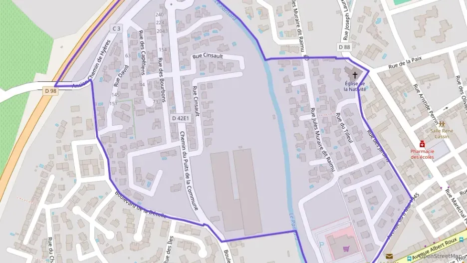 Maison 143 m² cinq pièces à vendre à La Londe-les-Maures Maison 143 m² cinq pièces à vendre à La Londe-les-Maures