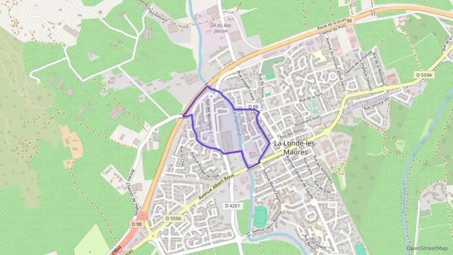 Maison 143 m² cinq pièces à vendre à La Londe-les-Maures Maison 143 m² cinq pièces à vendre à La Londe-les-Maures