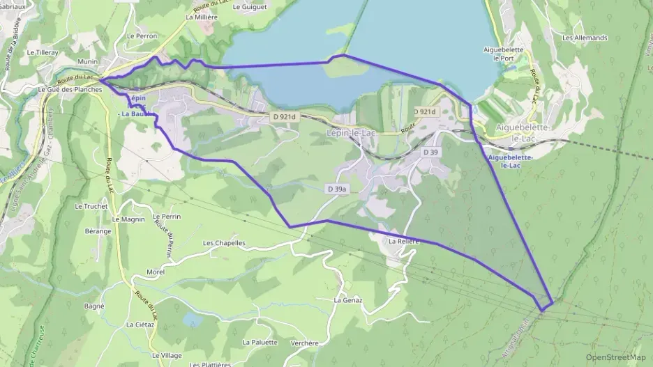 Maison 90 m² trois pièces à vendre à Lépin-le-Lac Maison 90 m² trois pièces à vendre à Lépin-le-Lac