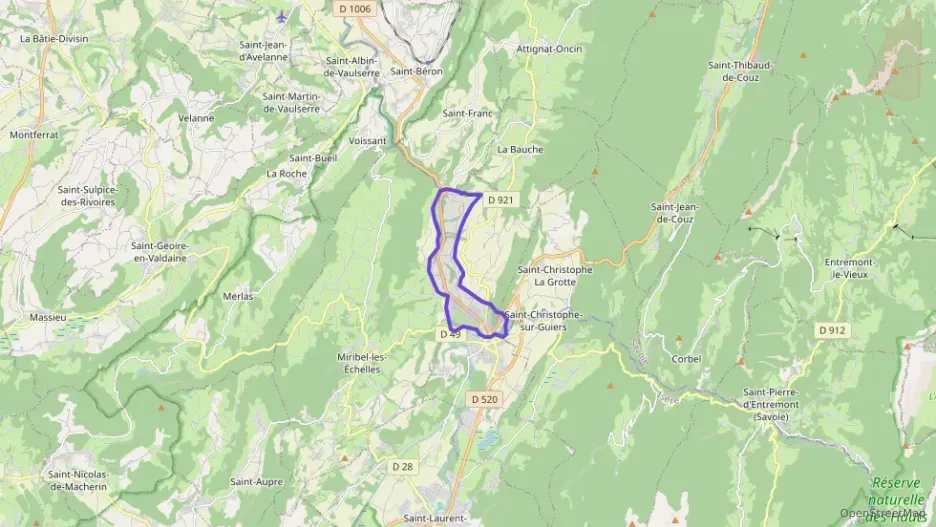 Maison 90 m² quatre pièces à vendre à Les Échelles Maison 90 m² quatre pièces à vendre à Les Échelles