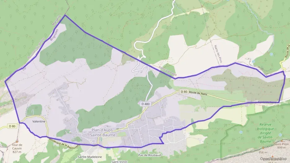 Maison 67 m² trois pièces à vendre à Plan-d`Aups-Sainte-Baume Maison 67 m² trois pièces à vendre à Plan-d`Aups-Sainte-Baume