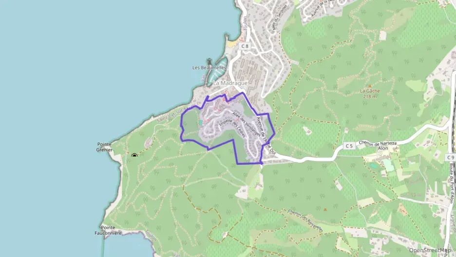 Maison 200 m² six pièces à vendre à Saint-Cyr-sur-Mer