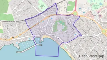 Maison 160 m² sept pièces à vendre à Saint-Cyr-sur-Mer Maison 160 m² sept pièces à vendre à Saint-Cyr-sur-Mer