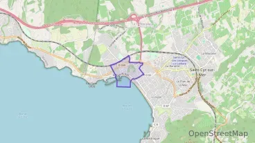 Maison 160 m² sept pièces à vendre à Saint-Cyr-sur-Mer Maison 160 m² sept pièces à vendre à Saint-Cyr-sur-Mer