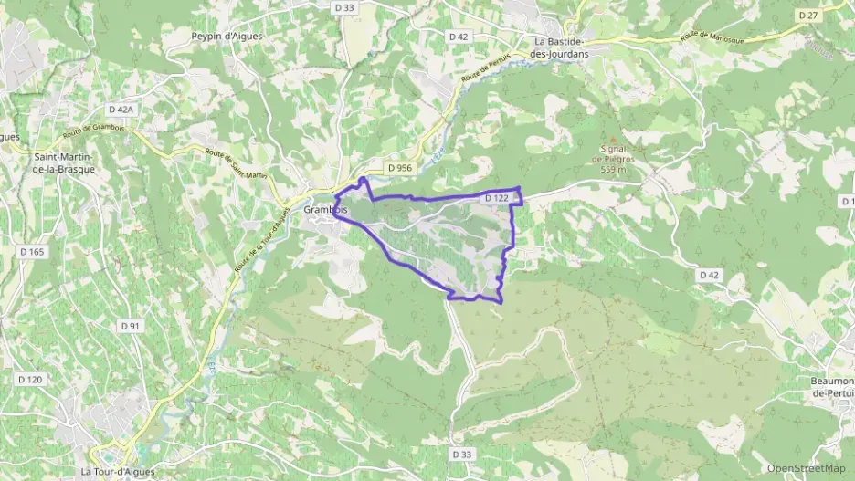 Maison 112 m² quatre pièces à vendre à Grambois Maison 112 m² quatre pièces à vendre à Grambois