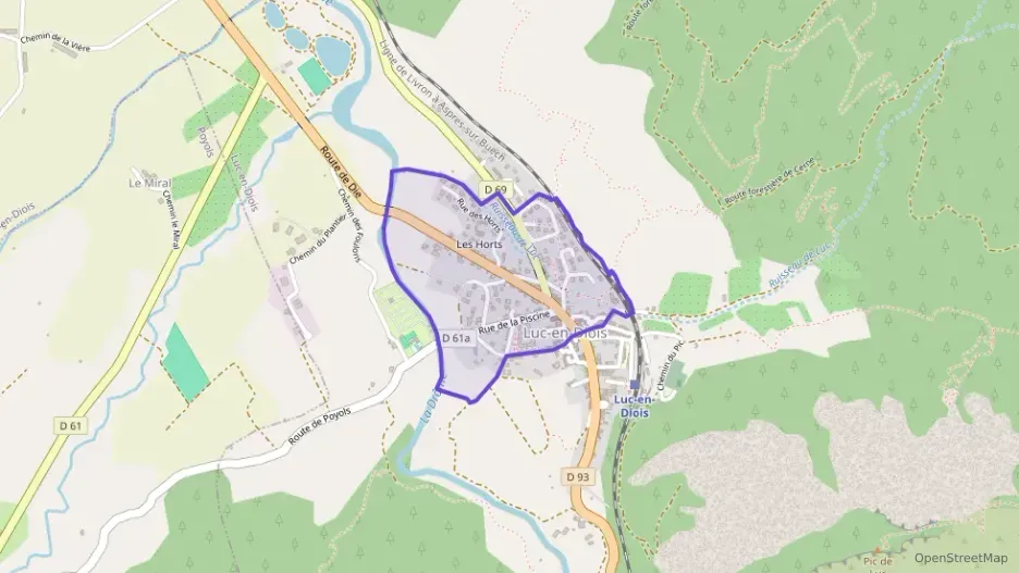 Maison 95 m² quatre pièces à vendre à Luc-en-Diois Maison 95 m² quatre pièces à vendre à Luc-en-Diois