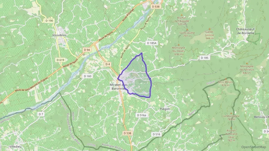 Maison 114 m² quatre pièces à vendre à Mirabel-aux-Baronnies Maison 114 m² quatre pièces à vendre à Mirabel-aux-Baronnies