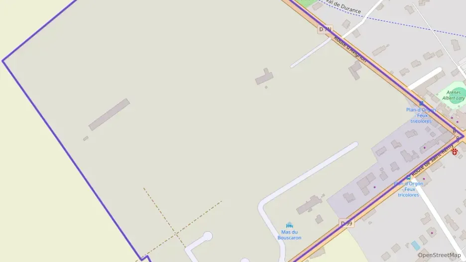 Maison 245 m² sept pièces à vendre à Plan-d`Orgon Maison 245 m² sept pièces à vendre à Plan-d`Orgon