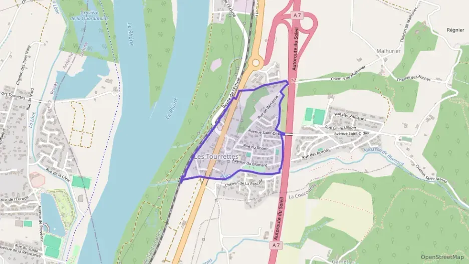 Maison 151 m² six pièces à vendre à Les Tourrettes Maison 151 m² six pièces à vendre à Les Tourrettes