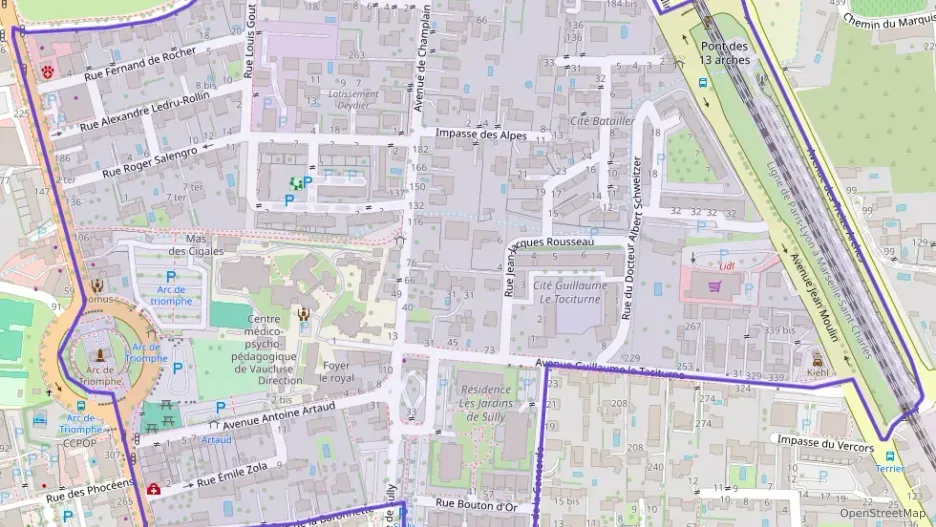 Maison 150 m² cinq pièces à vendre à Orange Maison 150 m² cinq pièces à vendre à Orange