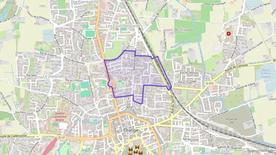 Maison 150 m² cinq pièces à vendre à Orange Maison 150 m² cinq pièces à vendre à Orange