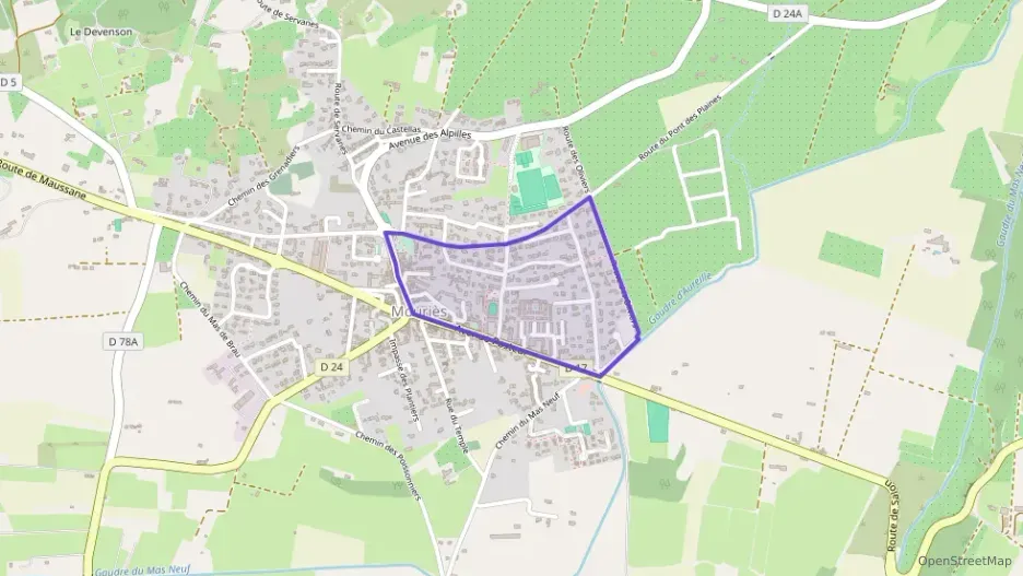 Maison 99 m² cinq pièces à vendre à Mouriès Maison 99 m² cinq pièces à vendre à Mouriès