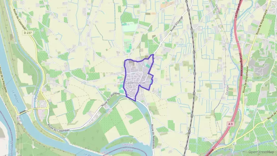 Maison 60 m² trois pièces à vendre à Caderousse Maison 60 m² trois pièces à vendre à Caderousse