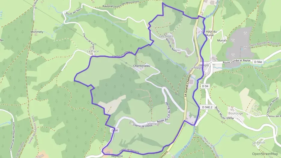 Maison 94 m² quatre pièces à vendre à Saint-Vincent-de-Reins Maison 94 m² quatre pièces à vendre à Saint-Vincent-de-Reins