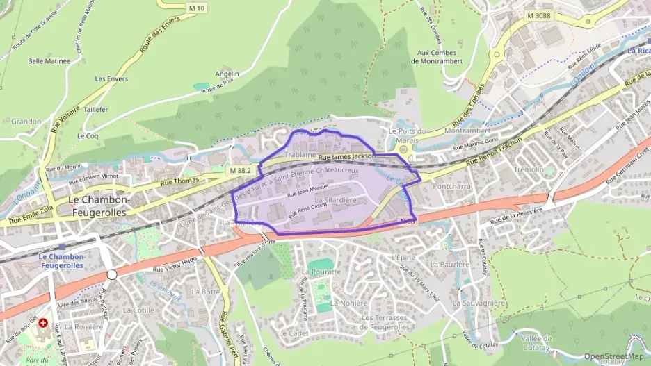 Maison 78 m² cinq pièces à vendre à Le Chambon-Feugerolles Maison 78 m² cinq pièces à vendre à Le Chambon-Feugerolles