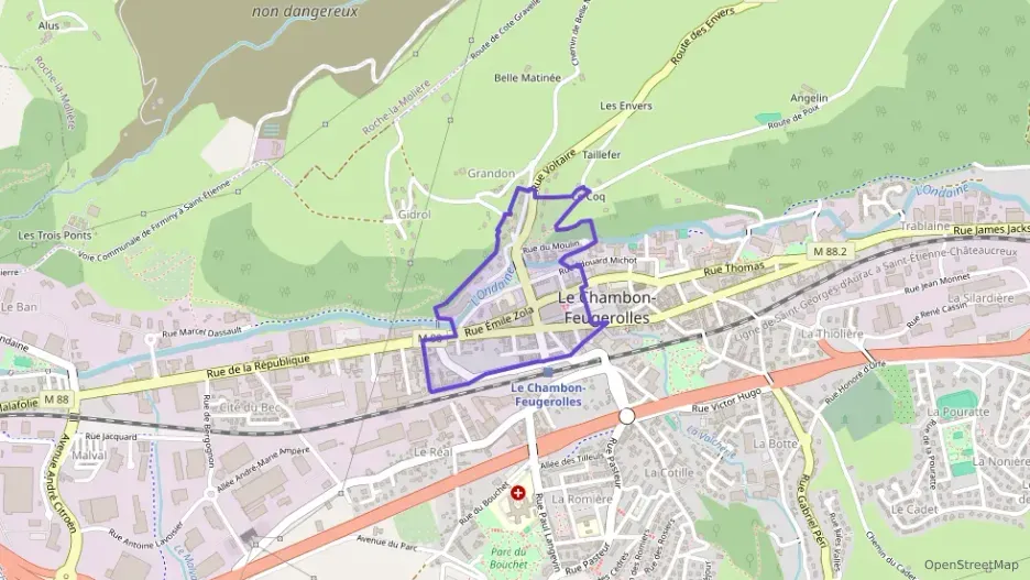 Maison 111 m² six pièces à vendre à Le Chambon-Feugerolles Maison 111 m² six pièces à vendre à Le Chambon-Feugerolles