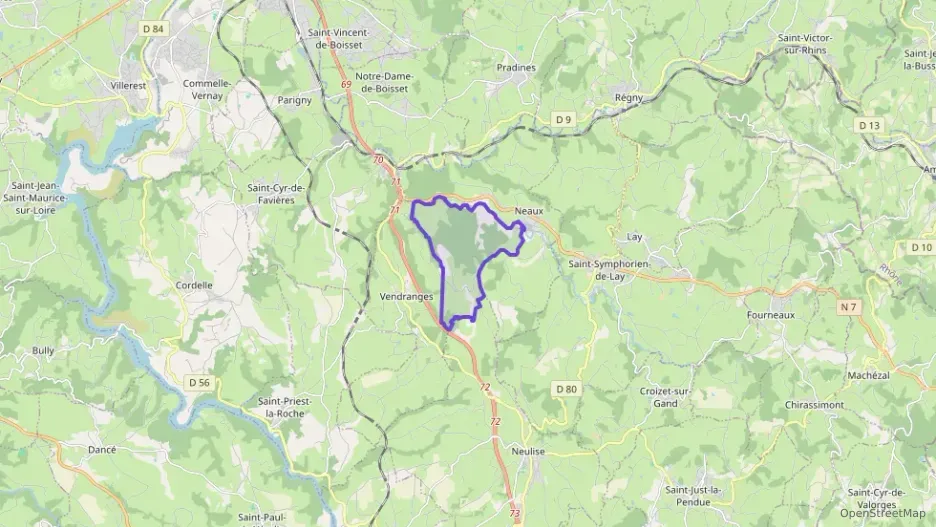 Maison 250 m² quatre pièces à vendre à Neaux