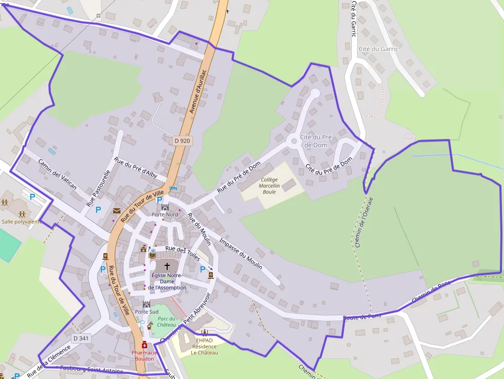 Maison 78 m² quatre pièces à vendre à Montsalvy Maison 78 m² quatre pièces à vendre à Montsalvy