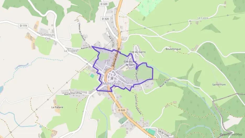 Maison 78 m² quatre pièces à vendre à Montsalvy Maison 78 m² quatre pièces à vendre à Montsalvy