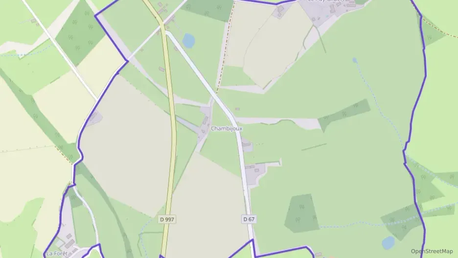 Maison 130 m² six pièces à vendre à Saint-Pierre-le-Bost Maison 130 m² six pièces à vendre à Saint-Pierre-le-Bost