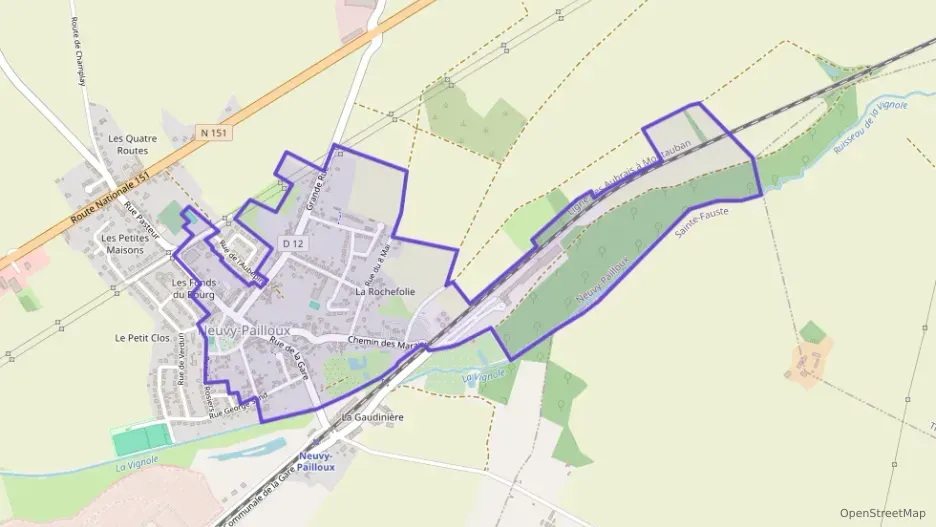 Maison 151 m² sept pièces à vendre à Neuvy-Pailloux Maison 151 m² sept pièces à vendre à Neuvy-Pailloux