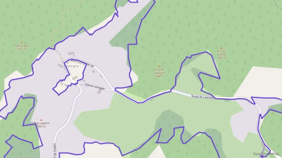 Maison 165 m² cinq pièces à vendre à Vitrac-sur-Montane Maison 165 m² cinq pièces à vendre à Vitrac-sur-Montane