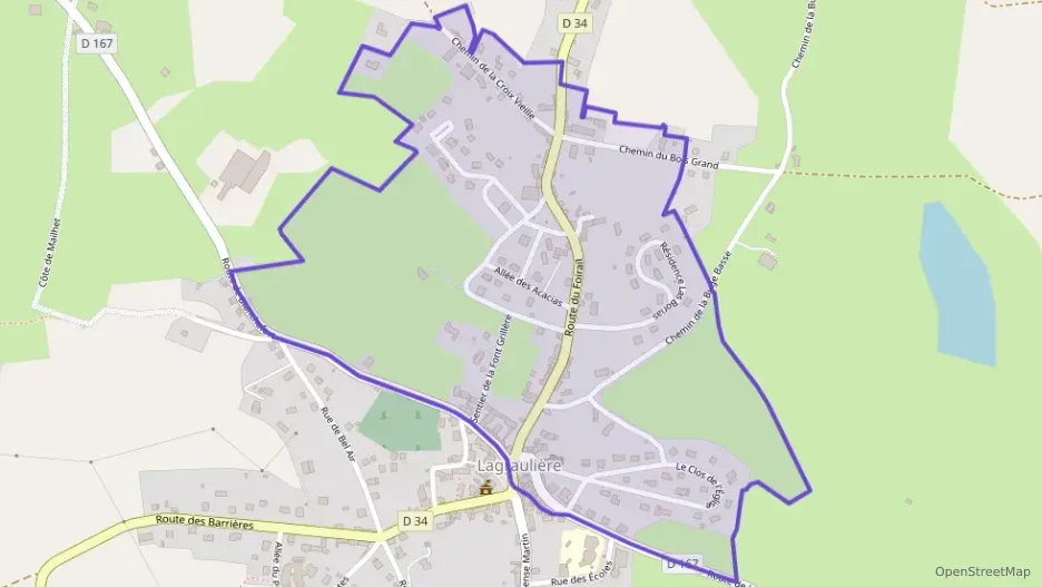 Maison 100 m² quatre pièces à vendre à Lagraulière Maison 100 m² quatre pièces à vendre à Lagraulière