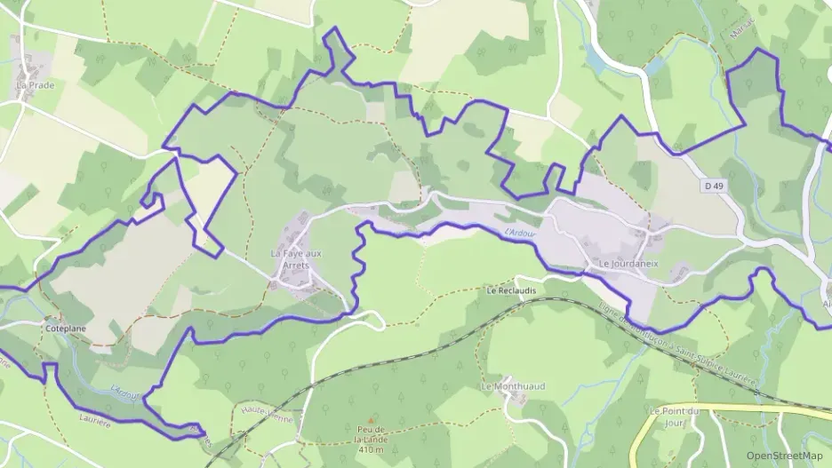 Maison 167 m² six pièces à vendre à Arrènes Maison 167 m² six pièces à vendre à Arrènes