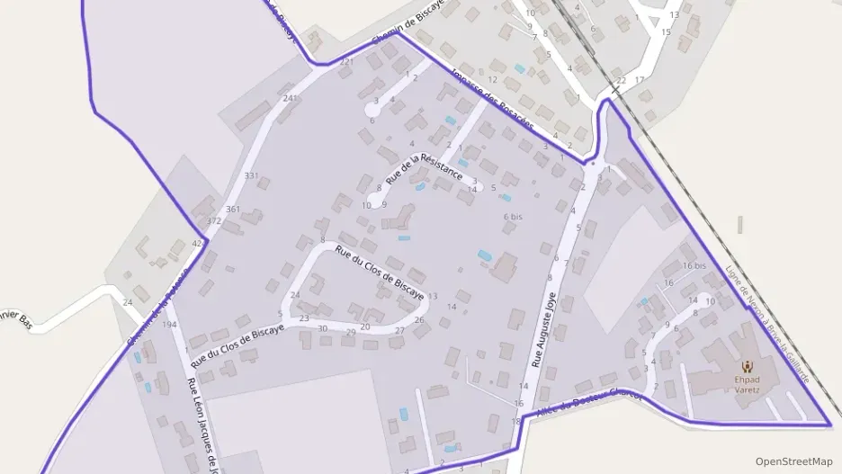 Maison 90 m² quatre pièces à vendre à Varetz Maison 90 m² quatre pièces à vendre à Varetz