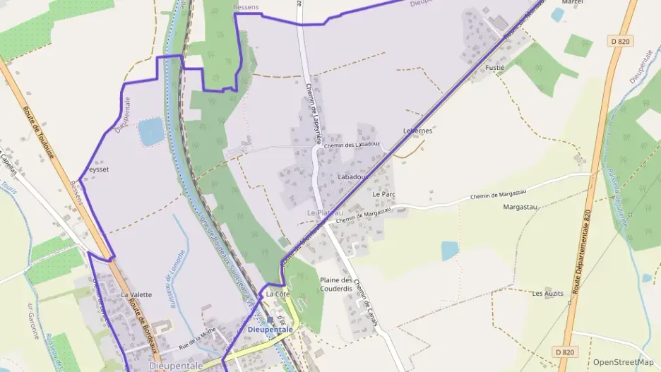 Maison 104 m² quatre pièces à vendre à Dieupentale Maison 104 m² quatre pièces à vendre à Dieupentale