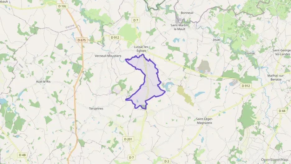 Maison 160 m² sept pièces à vendre à Lussac-les-Églises