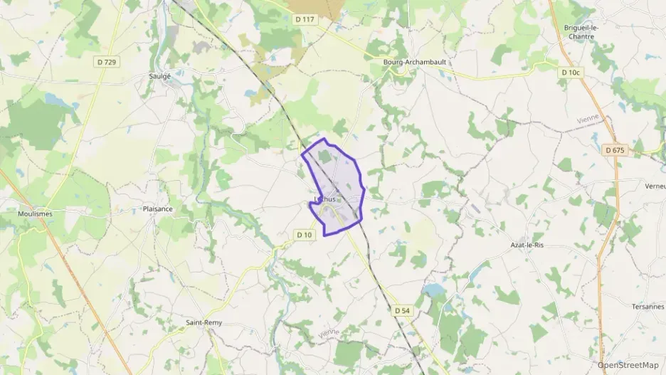 Maison 111 m² cinq pièces à vendre à Lathus-Saint-Rémy