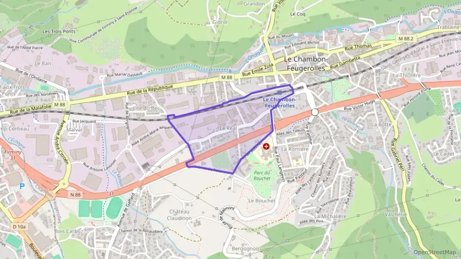 Appartement 144 m² quatre pièces à vendre à Le Chambon-Feugerolles Appartement 144 m² quatre pièces à vendre à Le Chambon-Feugerolles