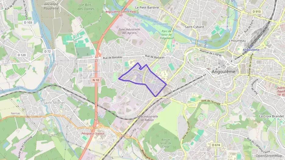 Appartement 93 m² cinq pièces à vendre à Angoulême Appartement 93 m² cinq pièces à vendre à Angoulême