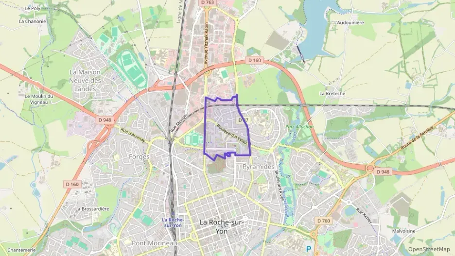 Appartement 94 m² cinq pièces à vendre à La Roche-sur-Yon Appartement 94 m² cinq pièces à vendre à La Roche-sur-Yon